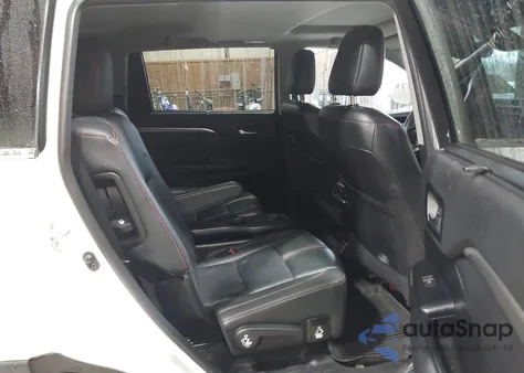 2019 Toyota Highlander Se z USA, uszkodzony, nr VIN 5TDJZRFH8KS726782